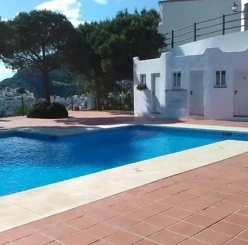 38 * Casares